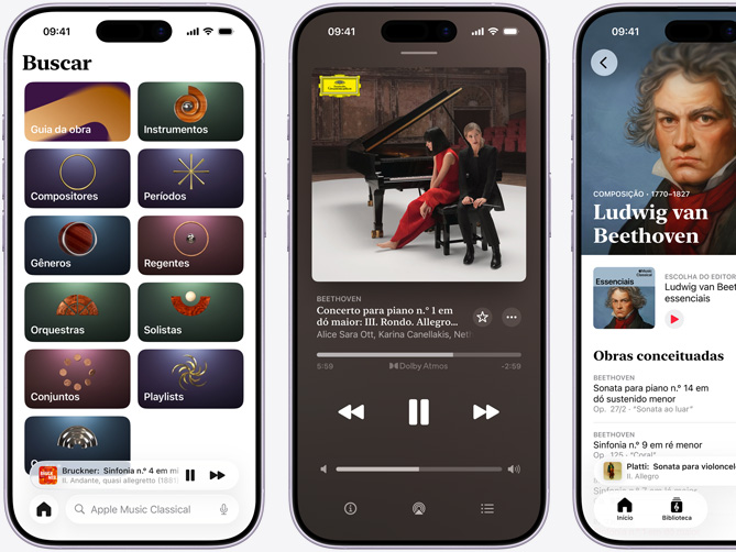 O iPhone à esquerda exibe a aba Explorar do Apple Music Classical com a aba Catálogo selecionada, mostrando as categorias Compositores, Períodos, Gêneros, Regentes, Orquestras, Solistas, Conjuntos e Corais. O iPhone no centro exibe a reprodução do Concerto para piano nº 1 em dó maior, op. 15: III. Rondo. Allegro scherzando, de Beethoven, em Dolby Atmos. O iPhone à direita mostra a página do compositor Ludwig van Beethoven.