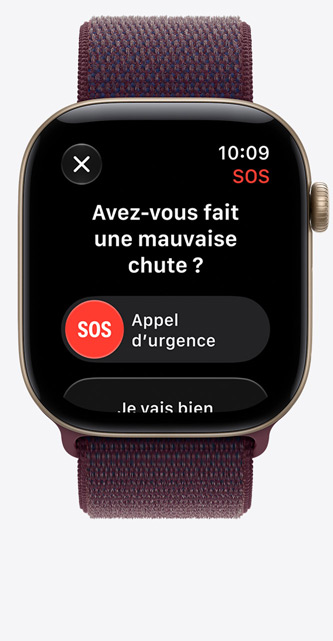 Apple Watch Series 12, écran affichant une notification de mauvaise chute, option d’appel d’urgence, boîtier en aluminium, finition or clair, associée à un bracelet Boucle Sport, bordeaux