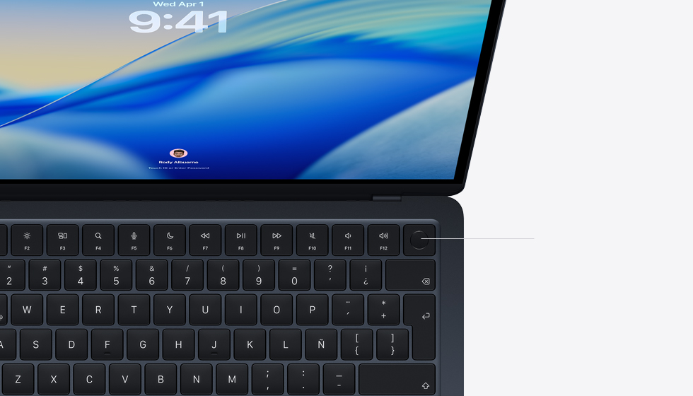 MacBook Air abierta que muestra la ubicación del botón Touch ID