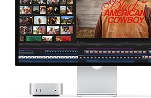 „Mac mini“ prijungtas prie „Studio Display“; ekrano dešinėje rodoma filmo „Black American Cowboy“ pavadinimo užsklanda, o kairėje – keli filmo kadrai.