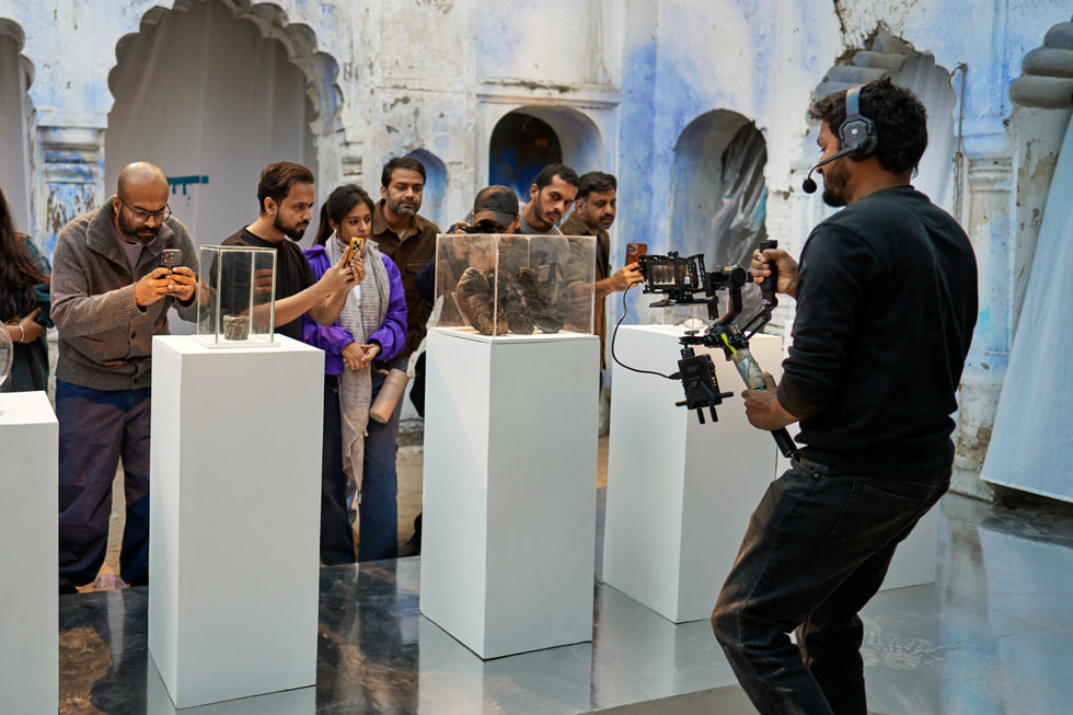 The cinematographer shoots a scene for Tinctoria with iPhone 16 Pro Max.