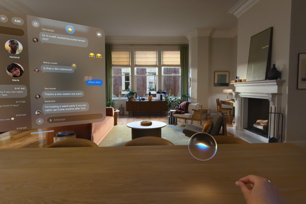 L’interface de l’Apple Vision Pro montrant une visualisation 3D pouvant servir à invoquer Siri.