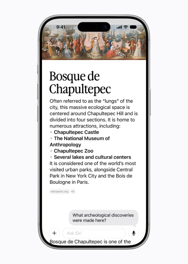 Sur un iPhone 17 Pro, une personne échange avec Siri AI à propos du Bosque de Chapultepec.