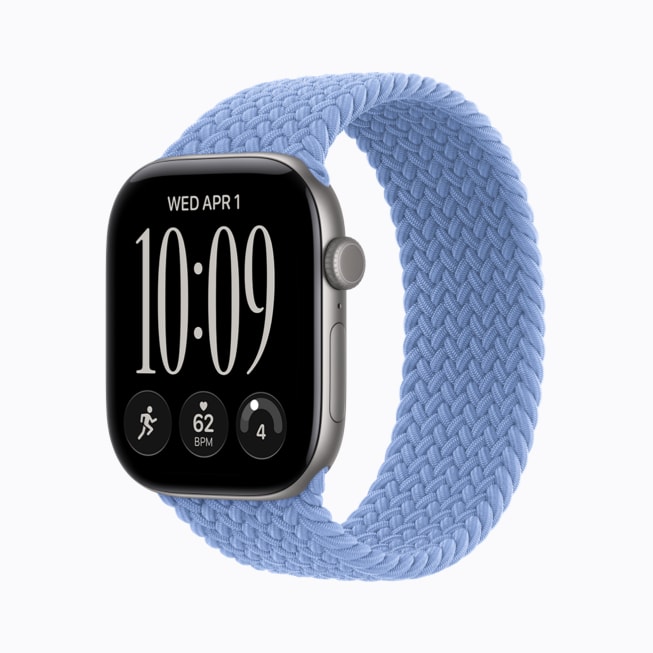 Apple Watch Series 12 avec boîtier en aluminium gris cosmique et bracelet solo tressé bleu campanule.