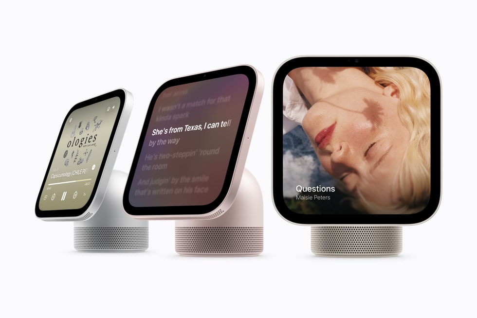 Tre HomeView-enheder viser underholdningsoplevelsen i Apple Podcasts og Apple Music.