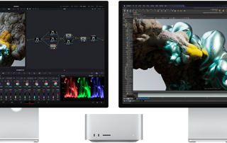 Monitorul Studio Display și monitorul Studio Display XDR, unul de fiecare parte a Mac Studio, afișând spațiul de lucru al unui artist, software și instrumente pentru modele 3D