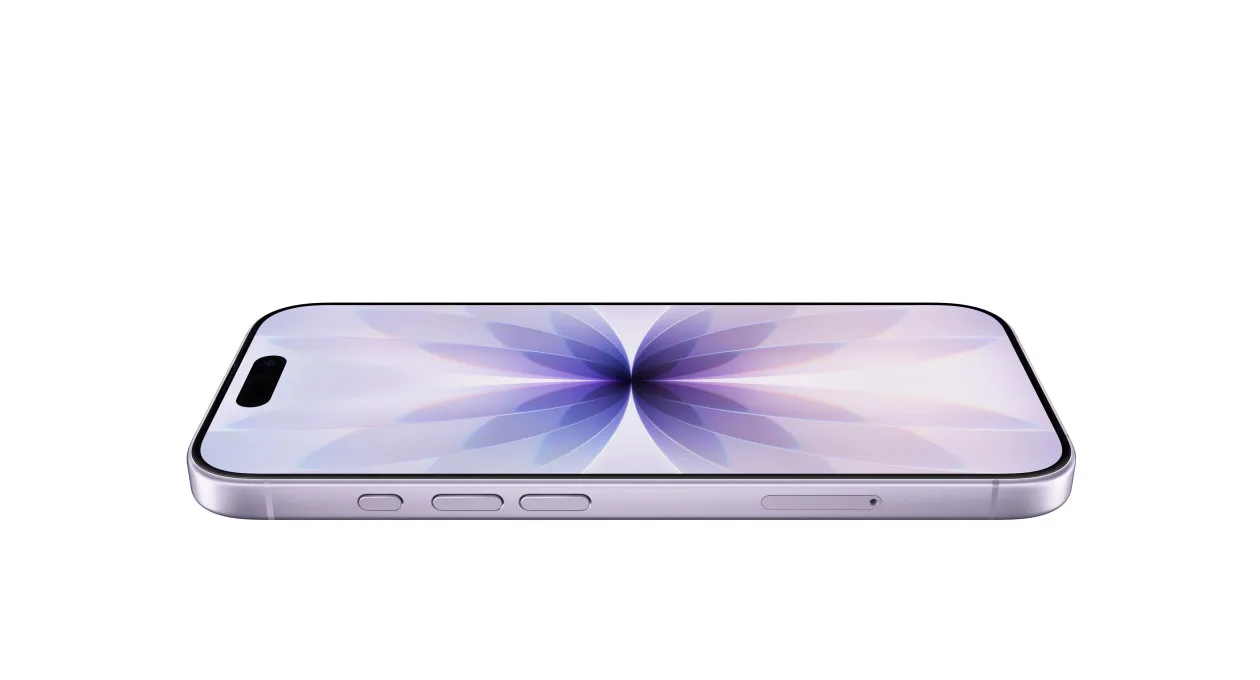 薰衣草紫色 iPhone 17，機身正面配備超瓷晶盾面板，動態島位於螢幕頂端中間位置。機身側面則秀出動作按鈕及音量按鈕