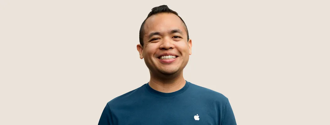 Apple 專員面帶微笑，態度親切溫暖