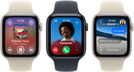 Три пристрої Apple Watch SE 3, розташовані поруч. На одному відображається додаток Apple Music, на іншому — вхідний телефонний виклик, а на третьому — обмін повідомленнями