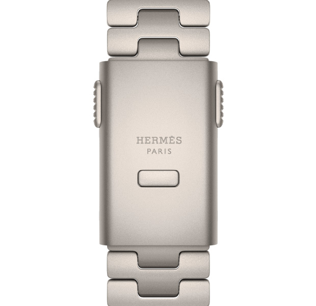 تفاصيل حزام Grand H Titane لساعة Apple Watch Hermès Ultra 4، لون Gris Titane، شعار Hermès منقوش على المشبك