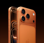 iPhone 17 Pro, coloris orange cosmique, vue oblique de l’arrière, système caméra Pro Fusion dans le plateau au sommet, bouton Commande de l’appareil photo, face avant, design tout écran, bouton action et boutons de réglage du volume